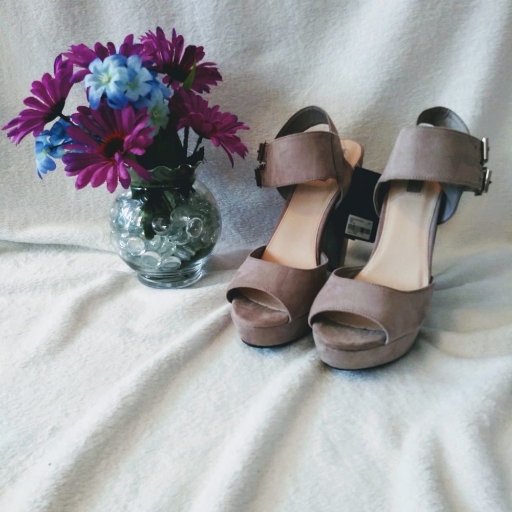 Forever 21 high heel - Picture 3 of 5